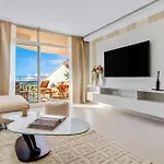 아파트 Magna 3 Bed With Spectacular Views 마르베야